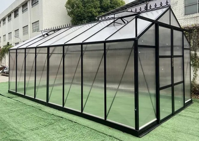 Sala da sole e serra con alluminio